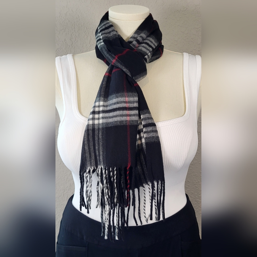 ROUNDTREE & YORKE Black and Red Scarf Luxurious Scarf - 64 x 11